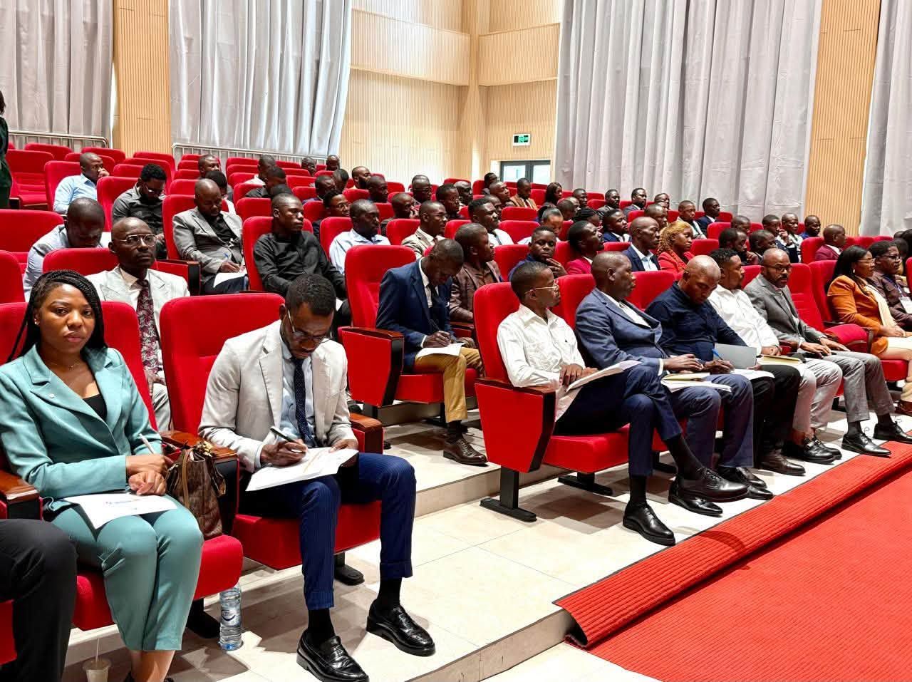 HUAMBO ACOLHE ACÇÃO FORMATIVA PARA O REFORÇO DAS COMPETÊNCIAS DA ADMINISTRAÇÃO LOCAL DO ESTADO